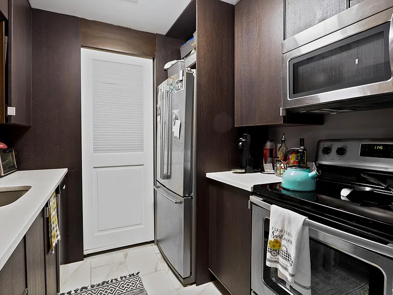 126 Tudor St #G — Photo 8