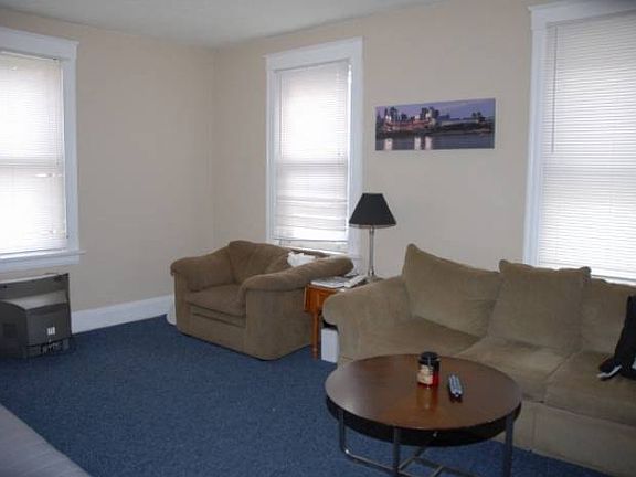 3rd image of 2360 Clifton Ave