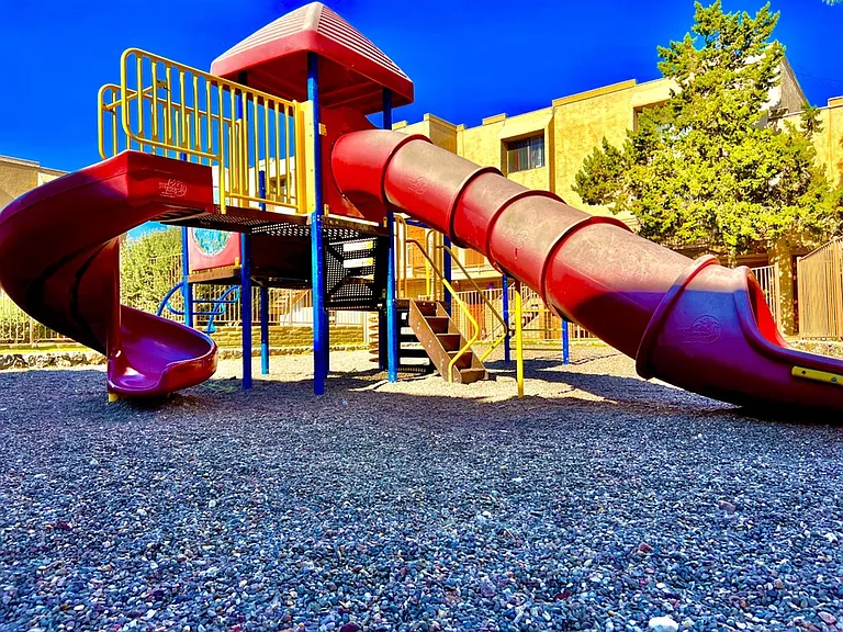 La Estancia Apartments — Photo 17