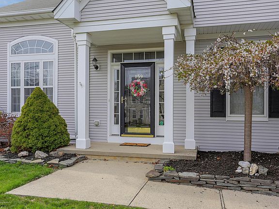 3rd image of 159 Hundred Oaks Dr