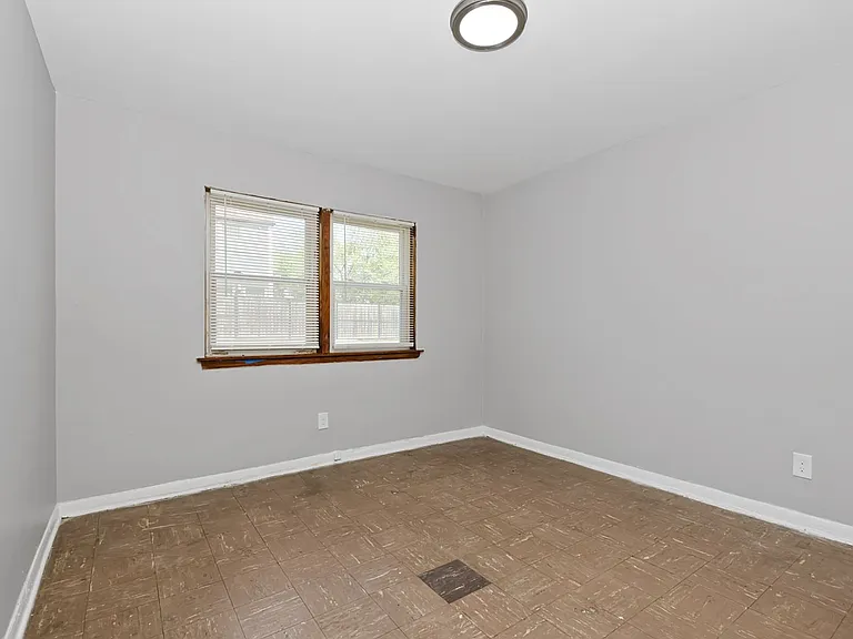 2320 W Garfield Blvd — Photo 9