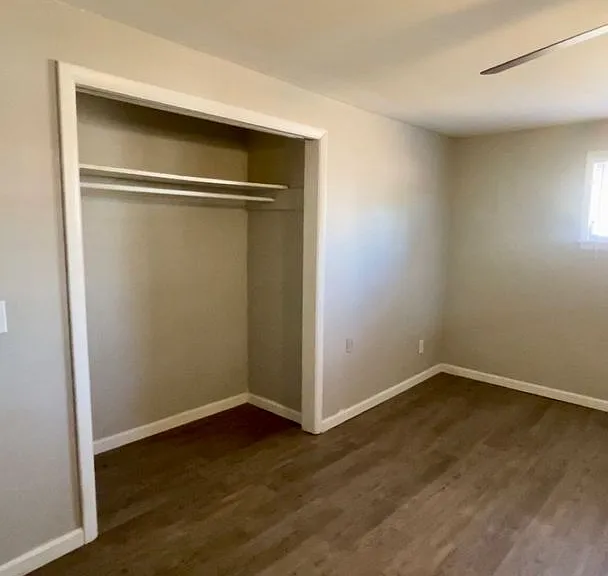 902 Adams St — Photo 6