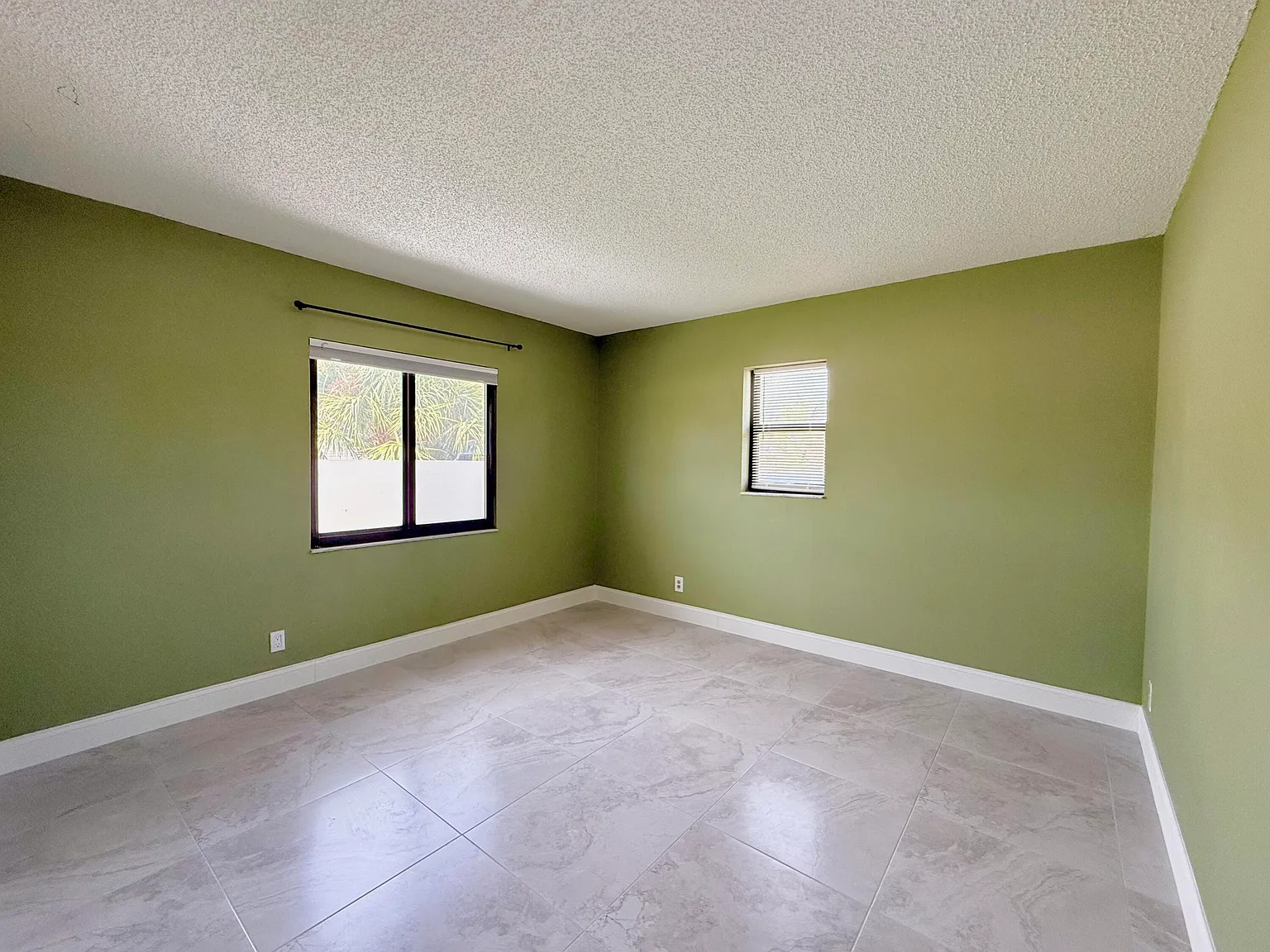 2 bed, 1.0 bath, 800 sqft, $2,000 — Photo 4