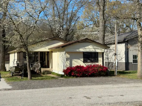 61113 E 310th Rd, Grove, OK 74344