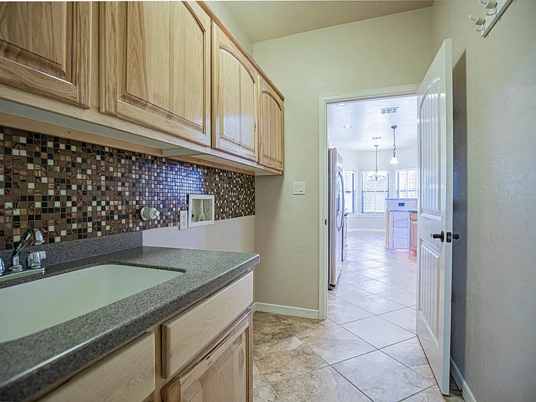 1124 Pajarito Dr — Photo 20