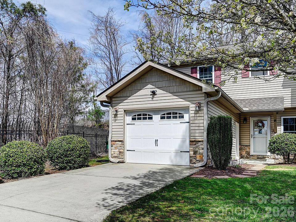 1st image of 7 Mahogany Rd