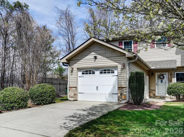 7 Mahogany Rd, Arden, NC 28704