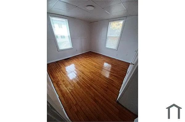 Building Photo - 472 Park Ave #8