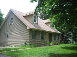 26W317 Peterson Ave, Carol Stream, IL 60188