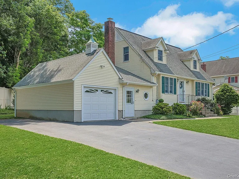 1 Grover Ave — Photo 3