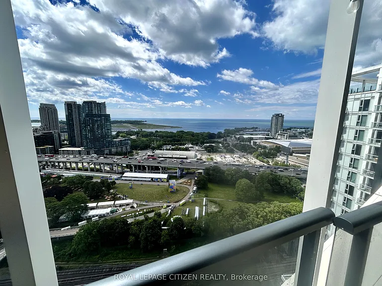 30 Ordnance St #2402 — Photo 36