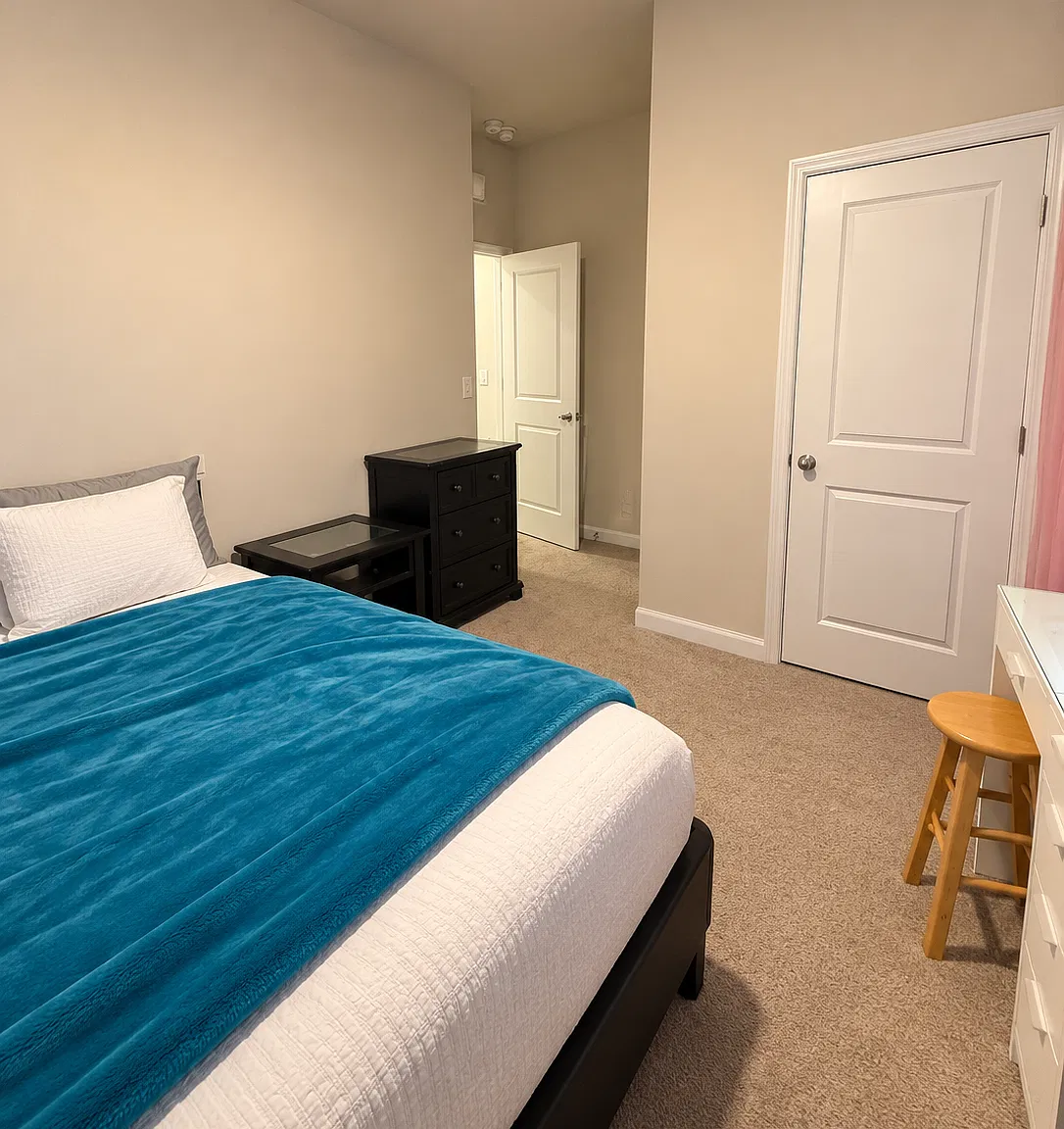 3 bed, 1501 sqft, $2,300 — Photo 1
