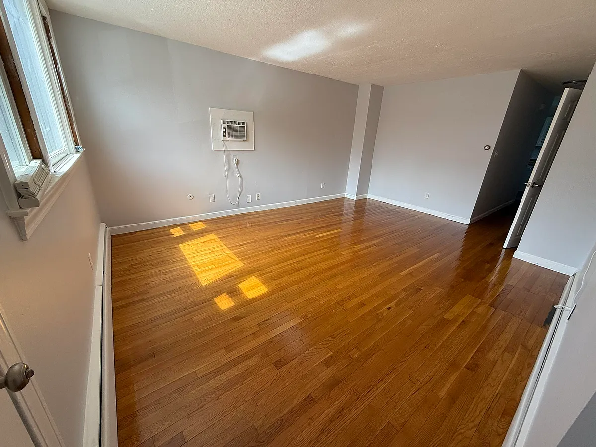 Building Photo - 263 River St #1