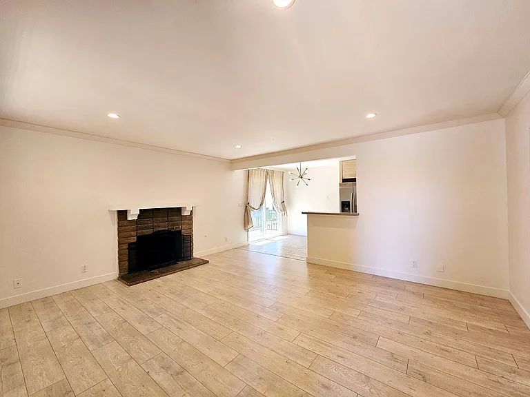 18359 Camino Bello #A — Photo 4