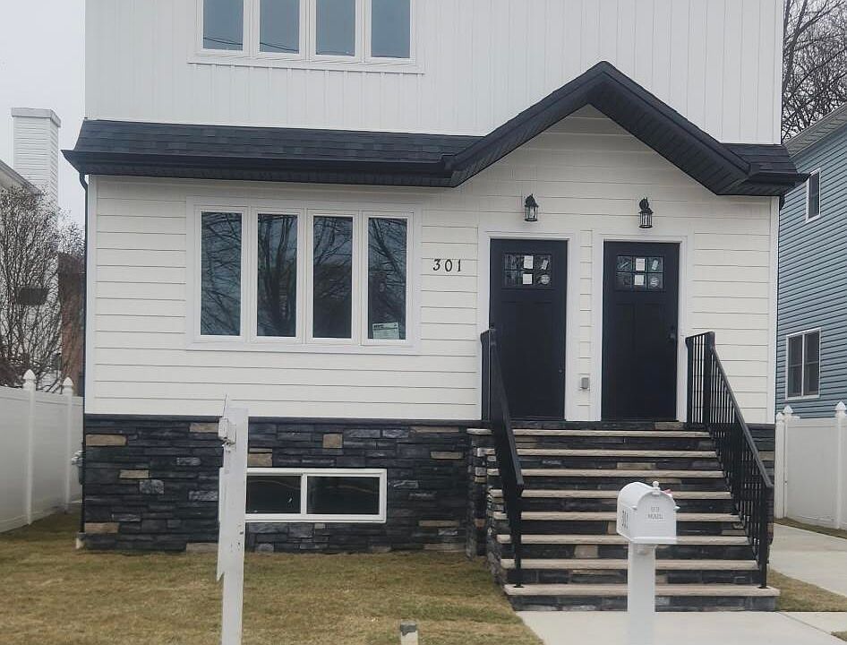 1st image of 301 Sharrott Ave