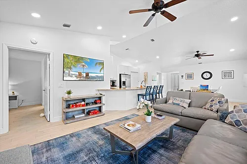 6077 Francis St Photo 1