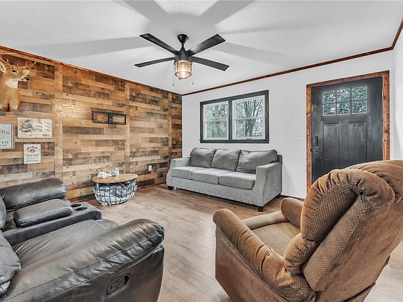 5th image of 1904 Centerville Rd