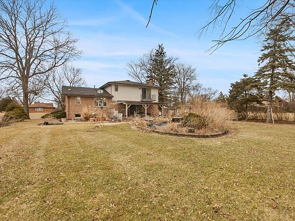 3rd image of 2939 E Hickory Ln