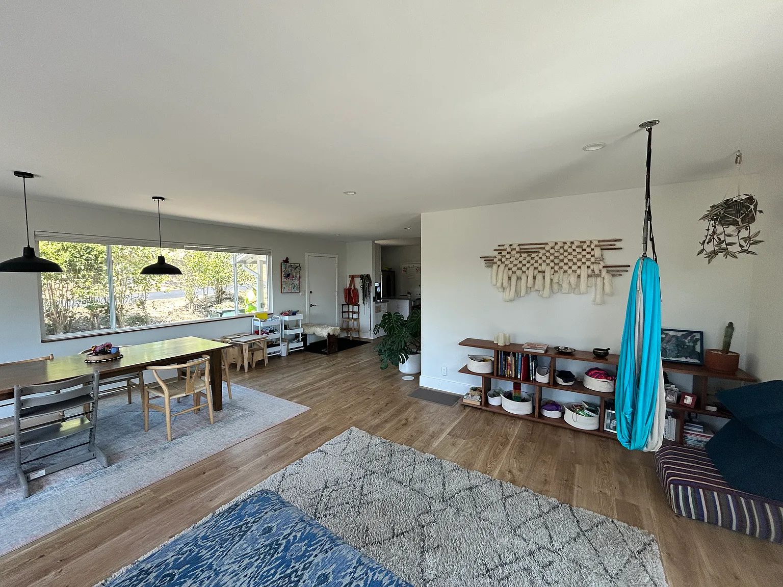 340 Paula Ln — Photo 4