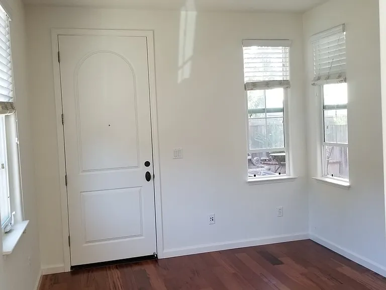 7027 Honeycastle Dr — Photo 7
