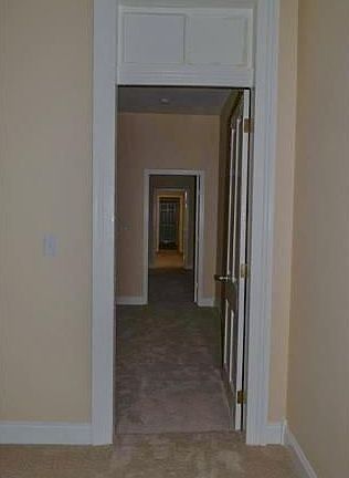 3rd image of 302 Whitney Ave