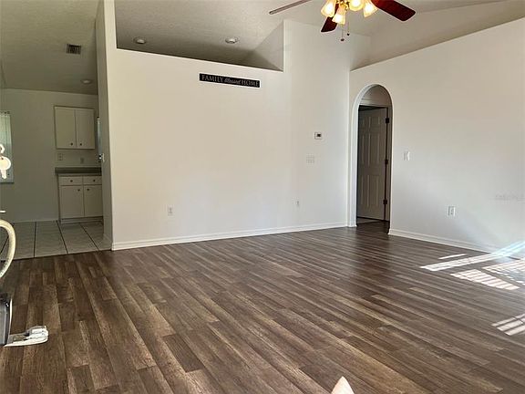 4th image of 111 Pine Grove Dr
