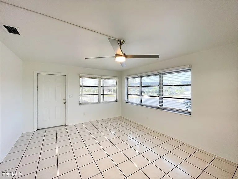 4009 SE 19th Ave #3 — Photo 5