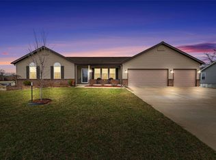 210 Creekwood Blvd, Troy, MO 63379