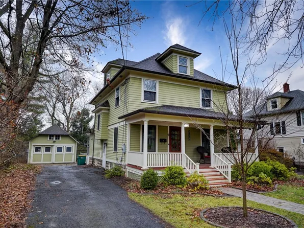 9 Sutherland St, Pittsford, NY 14534