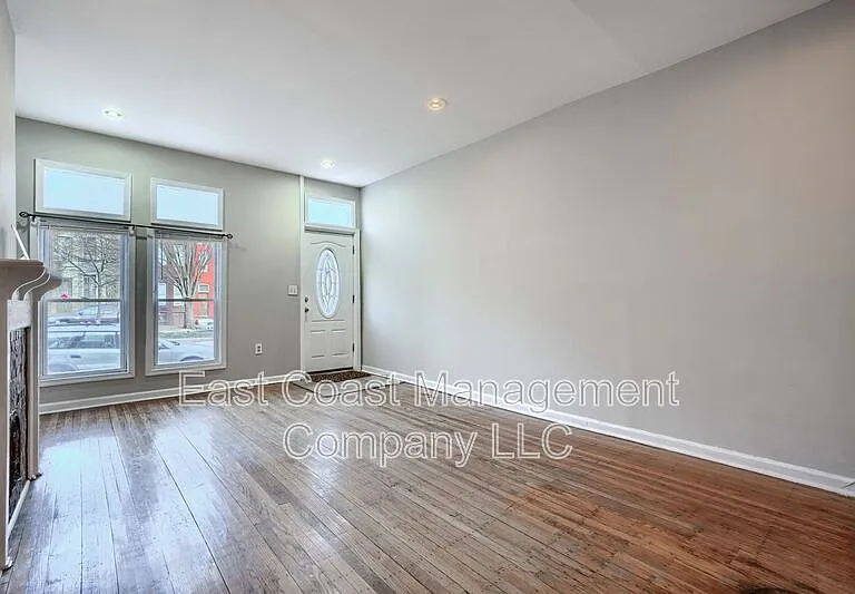 1616 N Fulton Ave — Photo 2