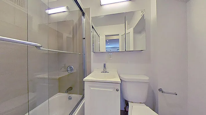 Rented by Bond New York | media 7