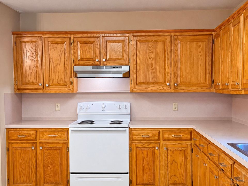 1st image of 2527 Westminster Dr