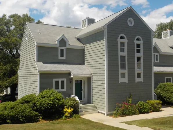 9 Fairway Ln, Blackstone, MA 01504