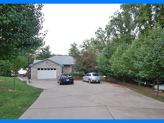 4th image of 72 Lakewood Dr