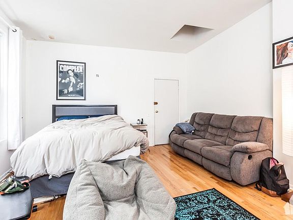 2nd image of 1830 N Lincoln Ave #3N
