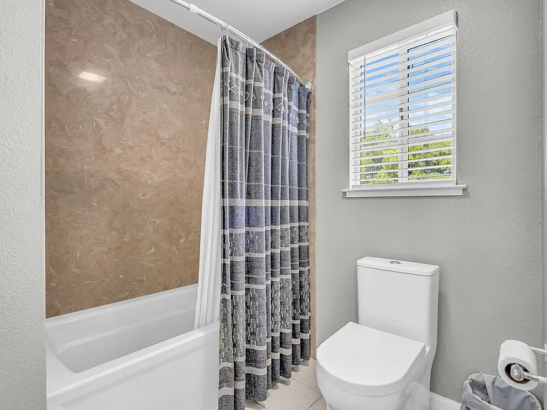 2435 Pinehurst Ct — Photo 37