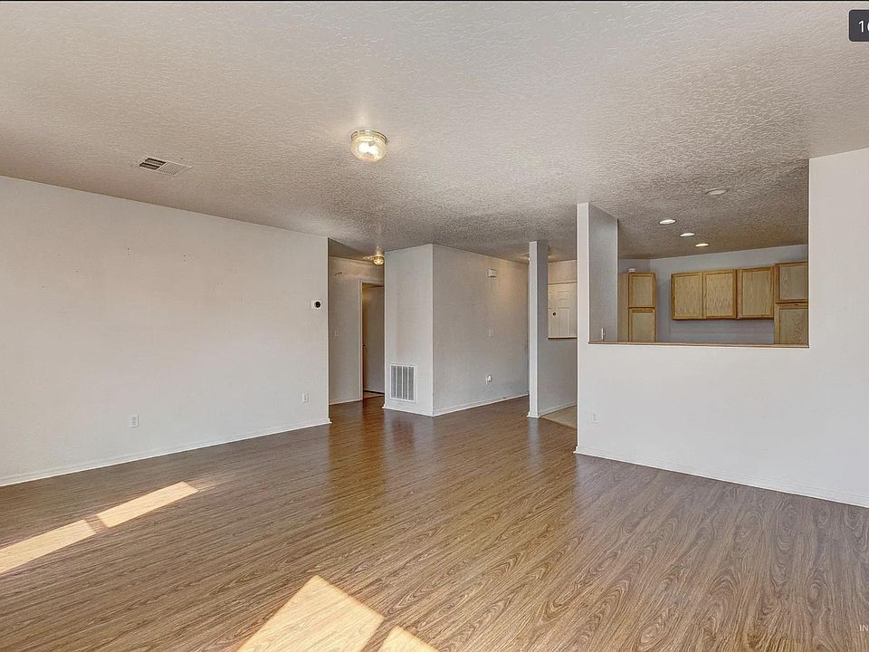 1st image of 3014 Stone Creek St