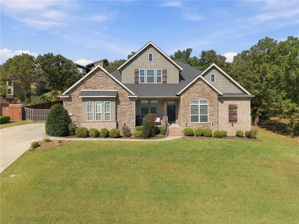 3206 E Crestline Pl, Fayetteville, AR 72701