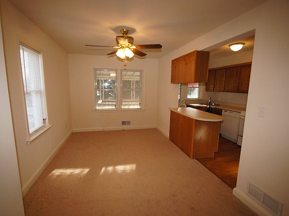 3rd image of 438 Grovethorn Rd