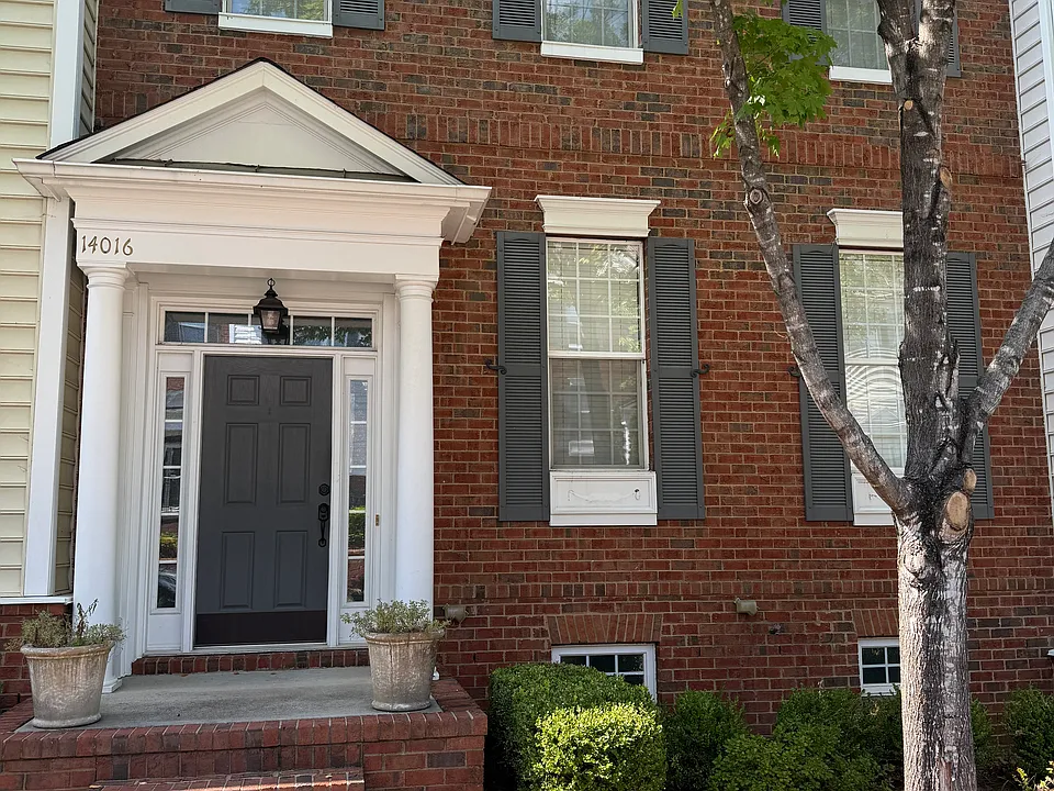 14016 Labeau Ave