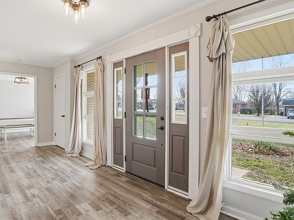 5th image of 8 Hilltop Rd