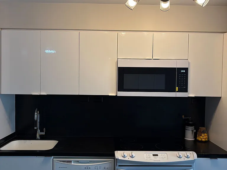 10 Capreol Ct #1021 — Photo 27