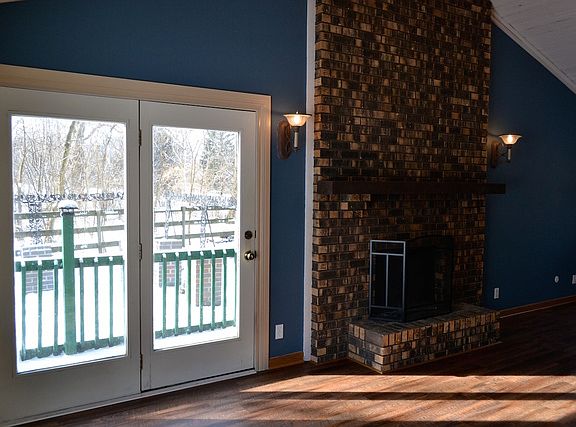 4th image of 8S649 Bergman Dr