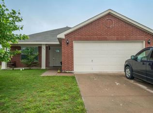 106 Branding Iron Dr, Waxahachie, TX 75165