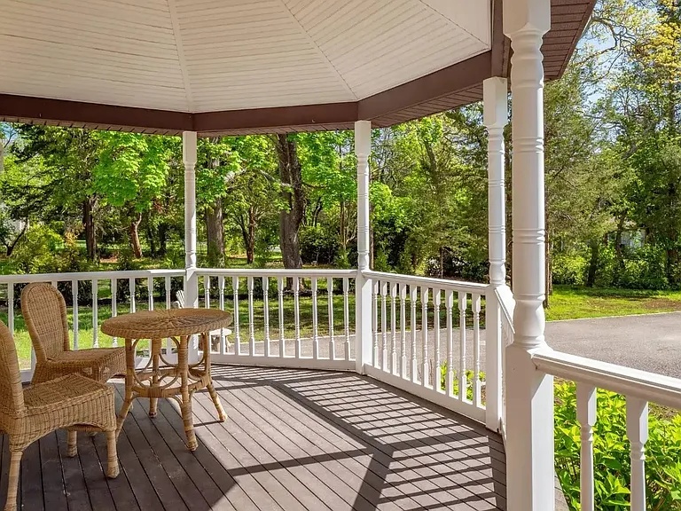 43 Scotts Landing Rd — Photo 17