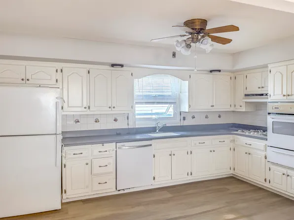 734 Kennedy Boulevard image 3 of 10