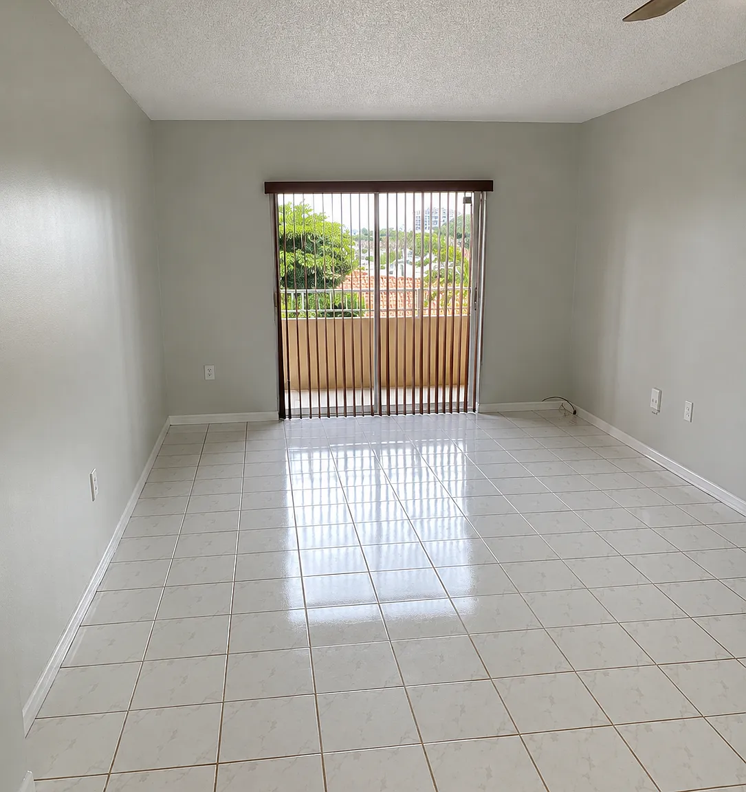 2 bed, 725 sqft, $2,200 — Photo 2