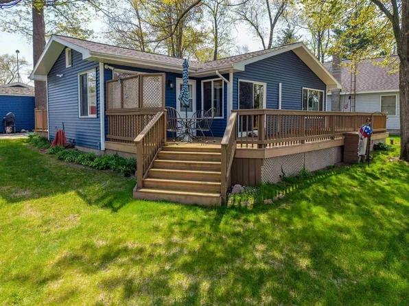 6599 Circle Dr, Harrison, MI 48625