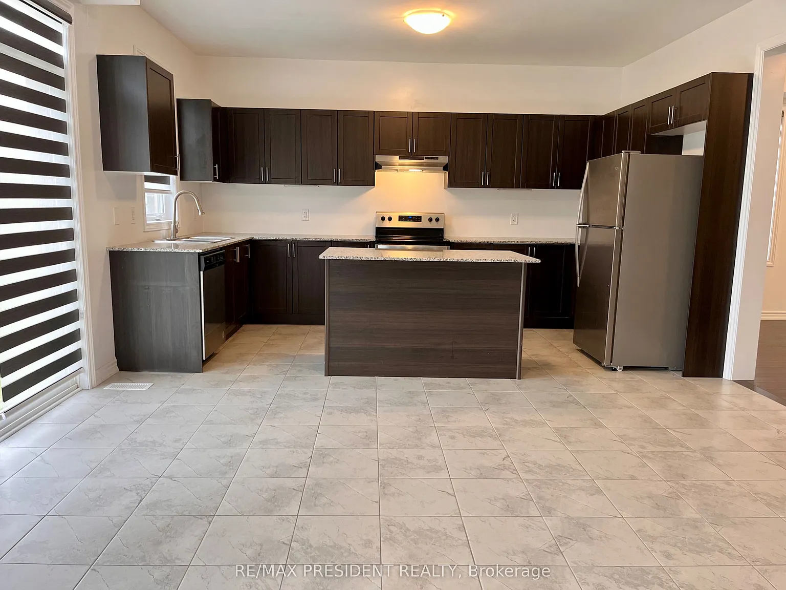 4 bed, $2,600 — Photo 4