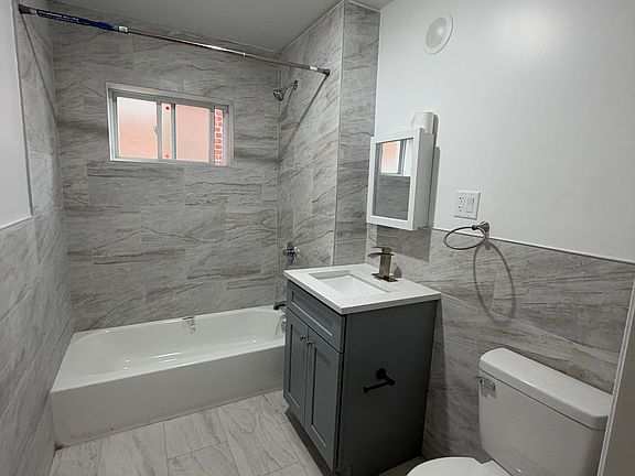 5th image of 0 E 223rd St #2